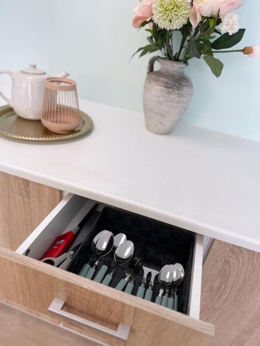 Wellness Studio Tiel Met Sauna En Jacuzzi Bagian luar foto